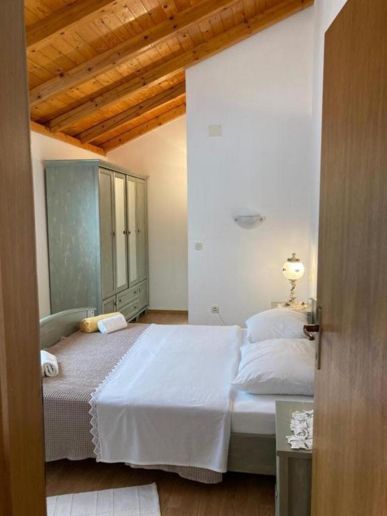 Apartments By The Sea Milna, Vis - 8896 Exterior foto